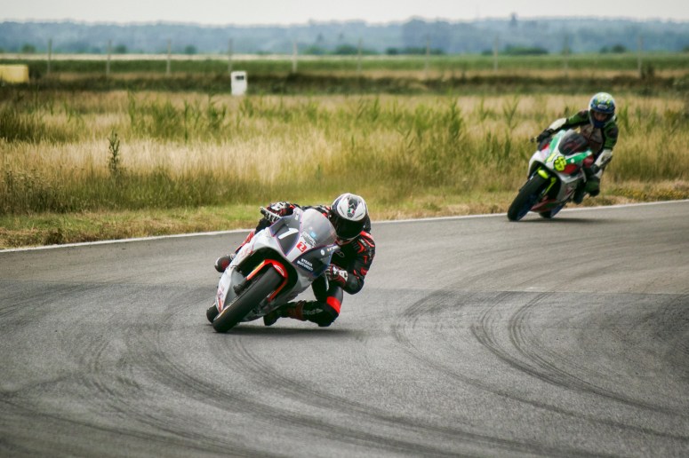 Razvan Mates racing at the East European Championship, 125SP category, left turn