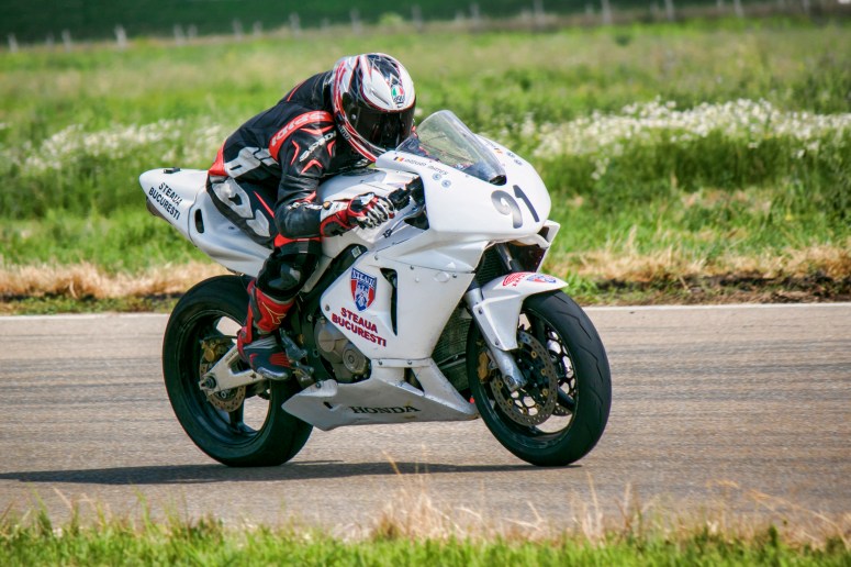 Razvan Mates Supersport Race 2017 East European Championship hard acceleration