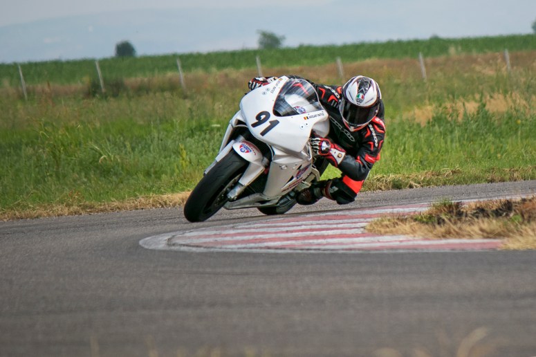 Razvan Mates Supersport Race 2017 East European Championship hair pin turning