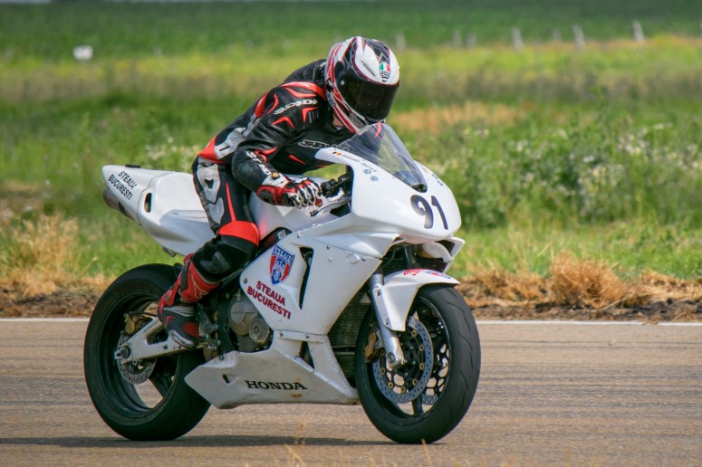 Razvan Mates Supersport Race 2017 East European Championship wheelie